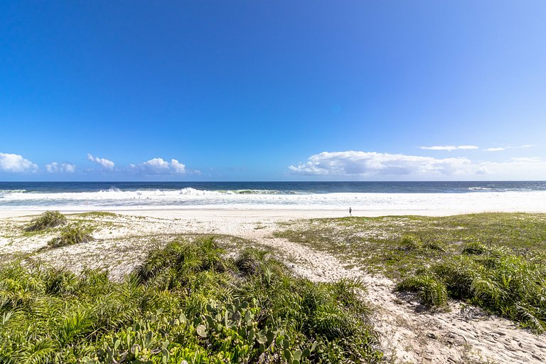 Casa com piscina e churrasqueira na Praia Seca Araruama