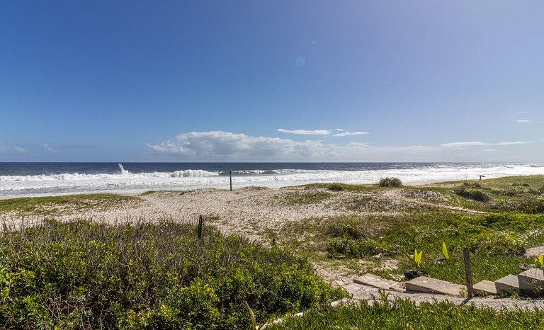 Casa com piscina e churrasqueira na Praia Seca Araruama