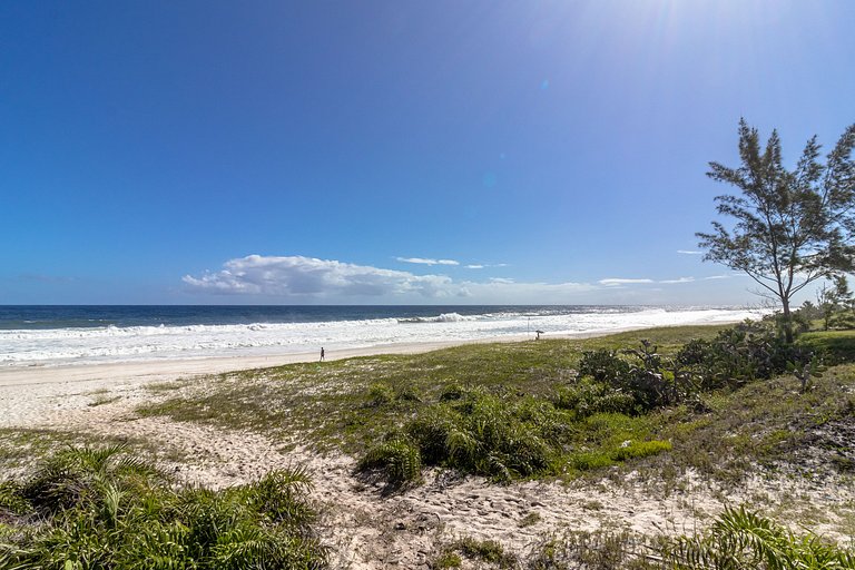 Casa com piscina e churrasqueira na Praia Seca Araruama