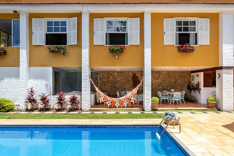 Casa em Araras: Piscina, sauna e serviço incluído!