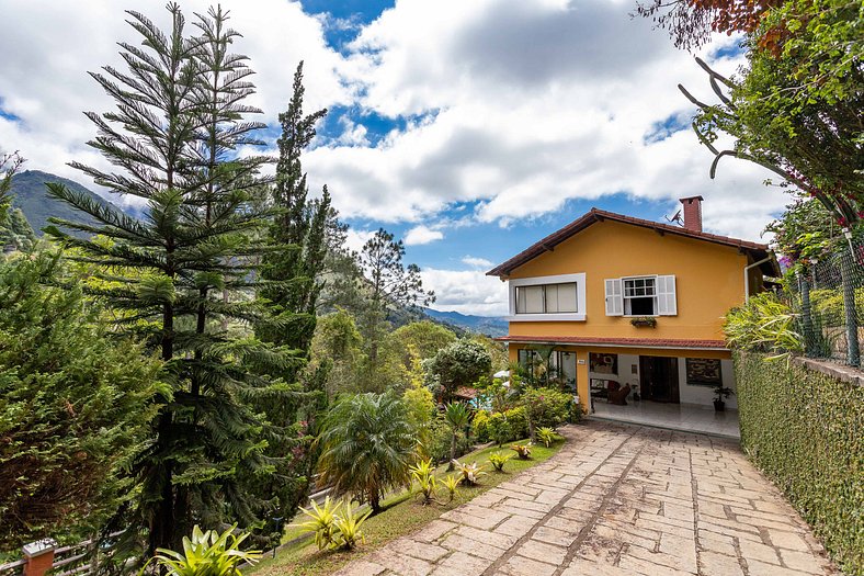 Casa em Araras: Piscina, sauna e serviço incluído!