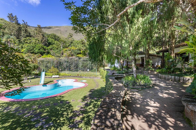 Cozy Villa in the Mountains with pool Itaipava 26 guests