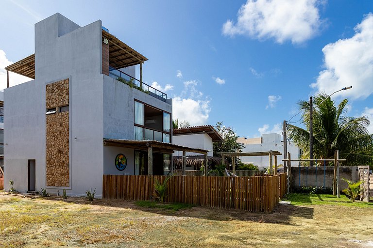 Luxo Pé na Areia na Rota Milagres - Triplex Manati