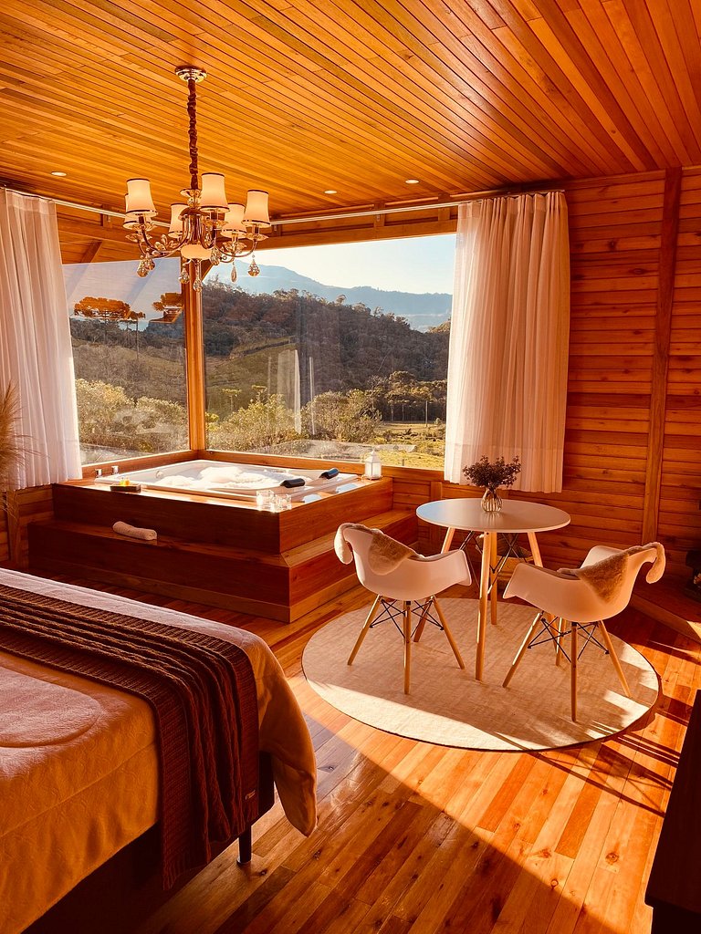 Romantic Getaway w/ Jacuzzi and Breakfast in Rancho Queimado