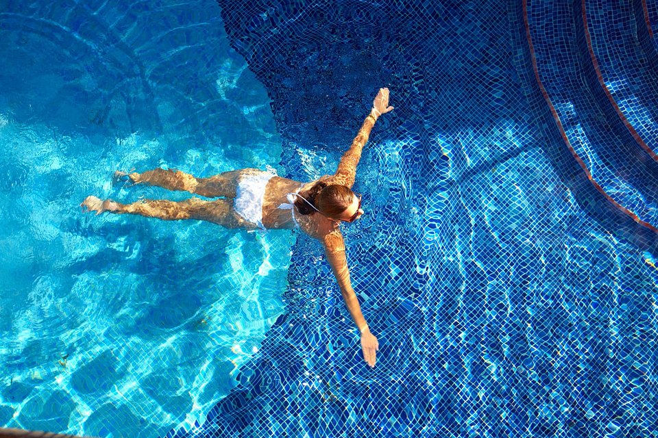 Você ama casa com piscina? Então dá uma olhada nessas!